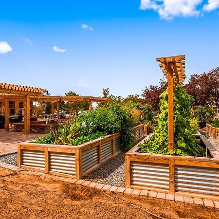 Best Western Plus Сидар-Сити Экстерьер фото
