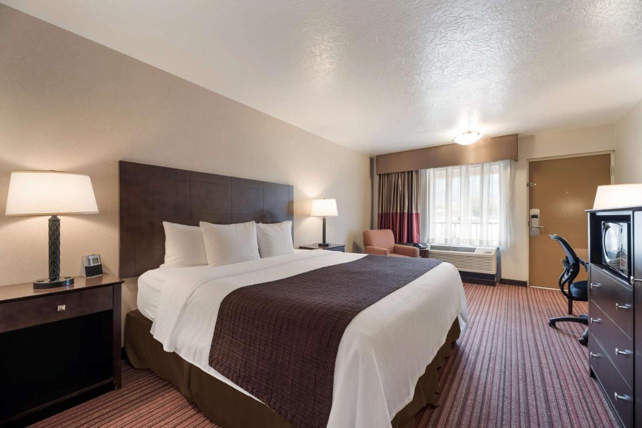 Best Western Plus Сидар-Сити Экстерьер фото